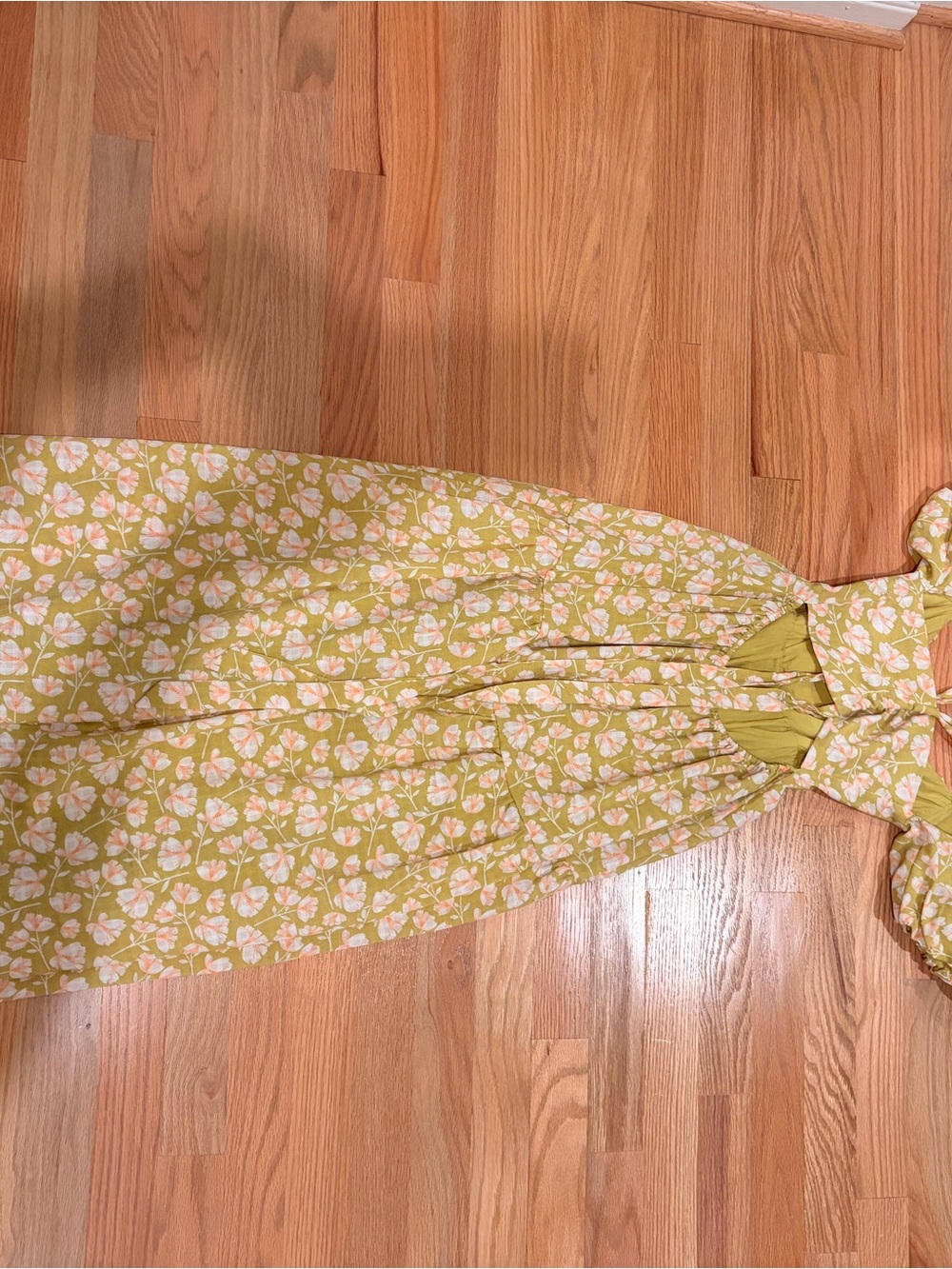 ASTR The Label - Floral Puff-Sleeve Midi Dress in Light Green-XS - Picture 3 of 8